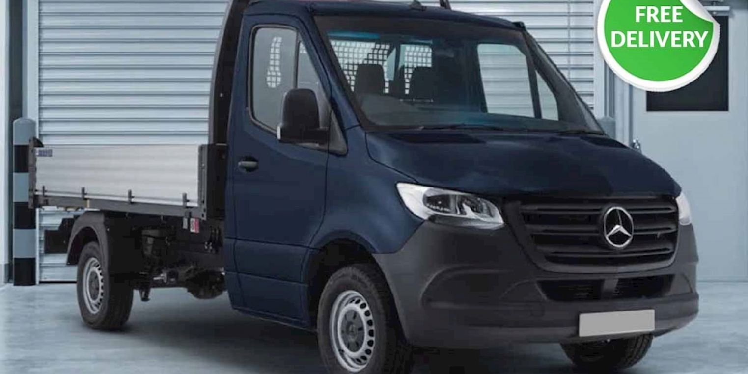 Battle of the Tippers: Mercedes-Benz eSprinter vs Peugeot e-Boxer