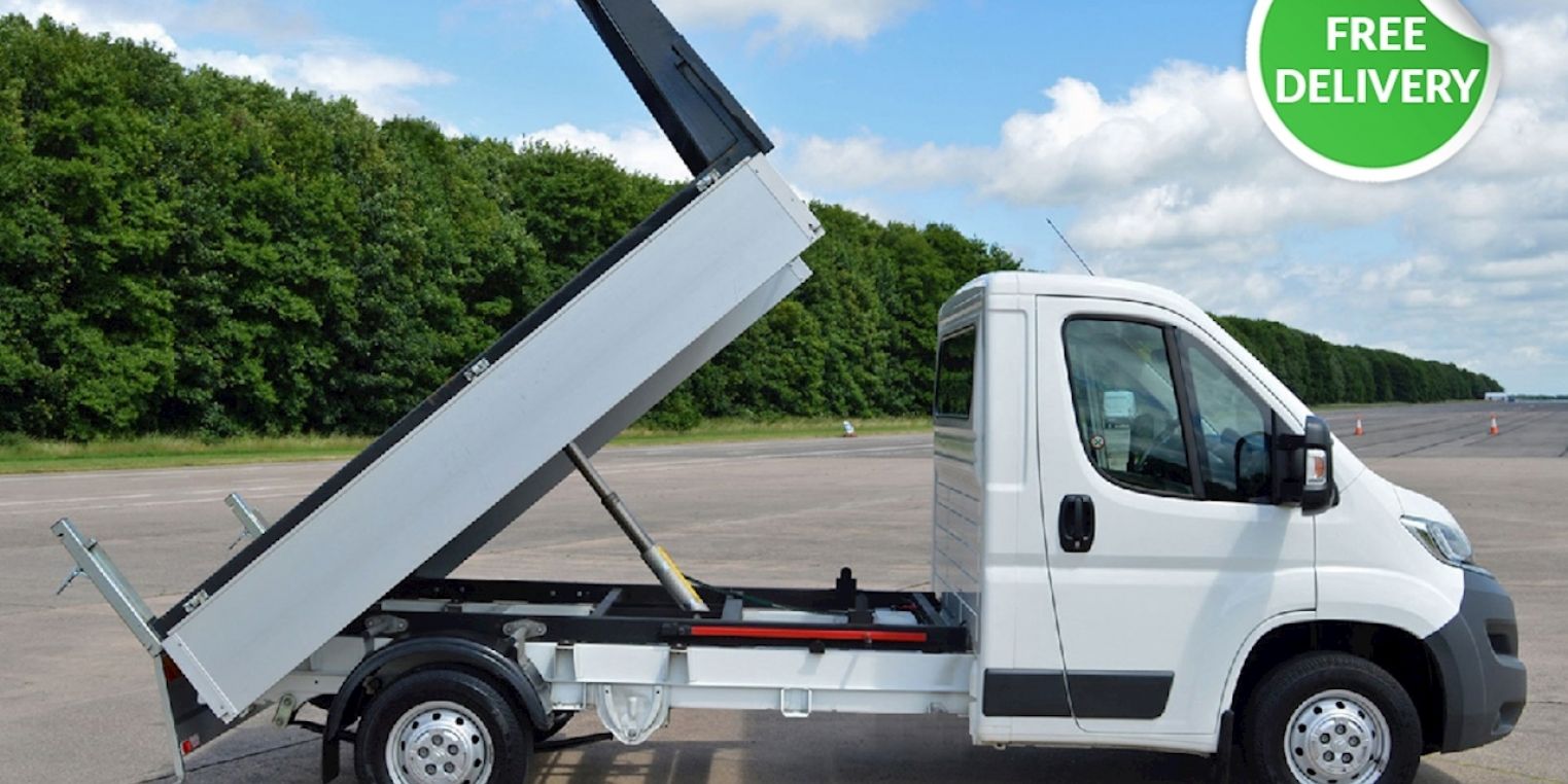 Battle of the Tippers: Ford E-Transit vs Vauxhall Movano-e