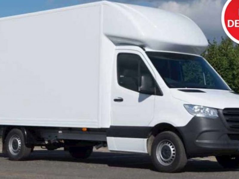 Ford E-Transit Luton vs Mercedes-Benz Sprinter Luton