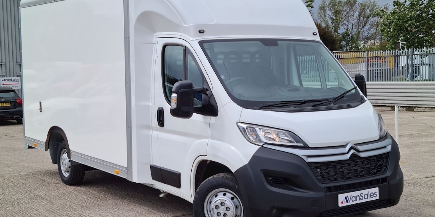 Three Reasons Why Low Loader Vans Are Called ‘The Easy Movers’